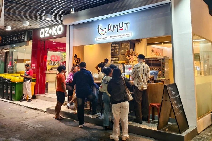 Amut RC chicken at night