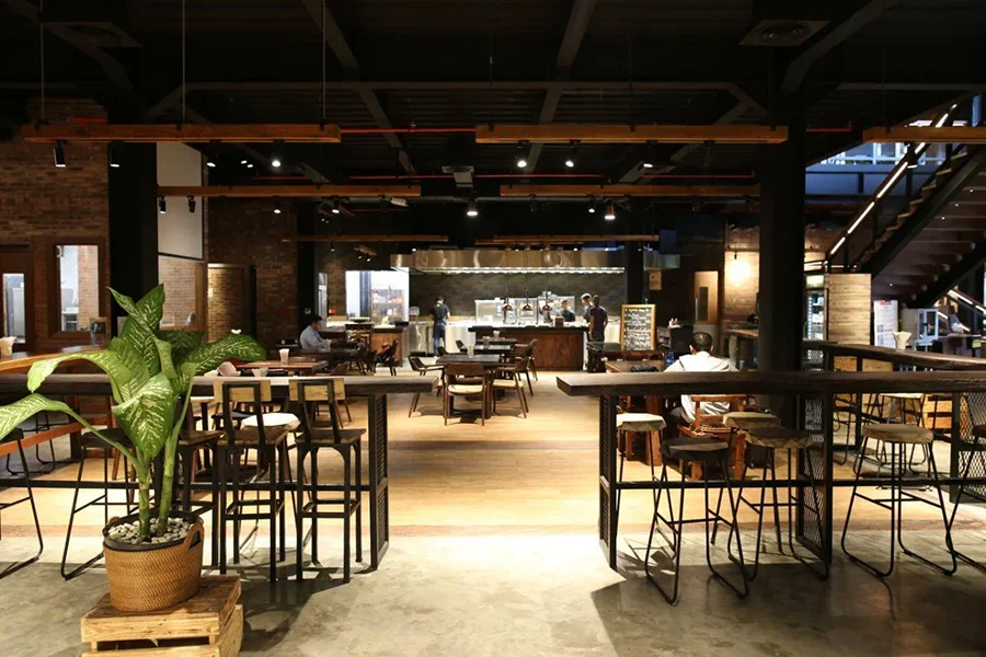 Gourmet Garage - interior